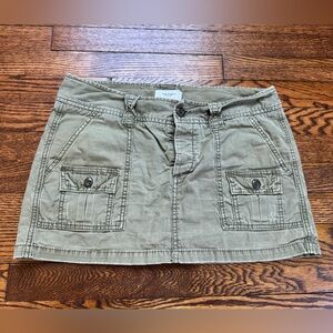 Y2K American Eagle Olive Cargo Mini Skirt Size 6 Utility